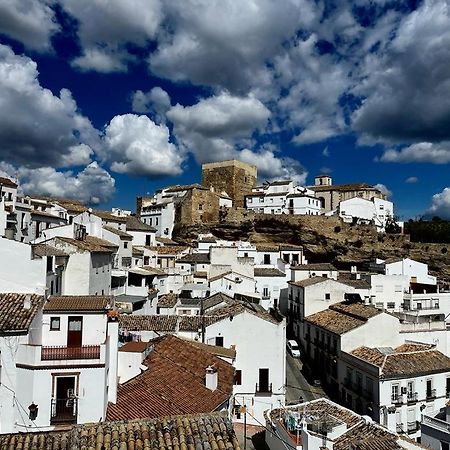 Casa De Las Lanzas Setenil De Las Bodegas Eksteriør billede
