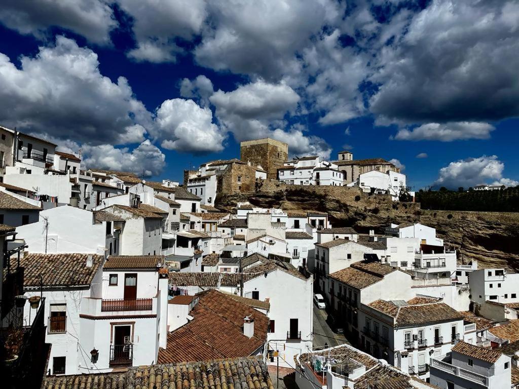Casa De Las Lanzas Setenil De Las Bodegas Eksteriør billede